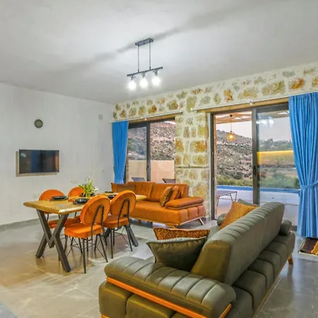 Hotel Karanfil 4*