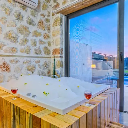 Hotel Karanfil 4*