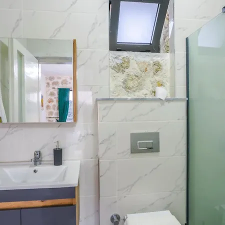 Hotel Karanfil 4*